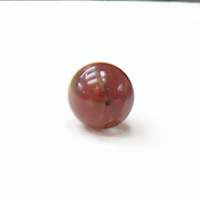 天然赤色アンデシン8ミリ球